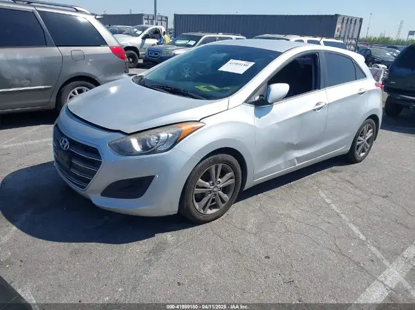 KMHD35LH4GU274453 2016 HYUNDAI ELANTRA - Image 2