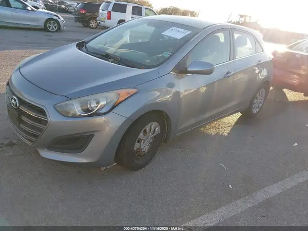 KMHD35LH4GU277546 2016 HYUNDAI ELANTRA - Image 2