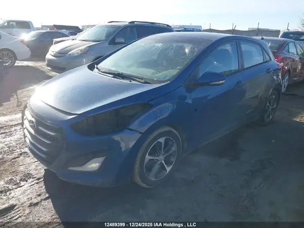 KMHD35LH4GU279975 2016 HYUNDAI ELANTRA - Image 2