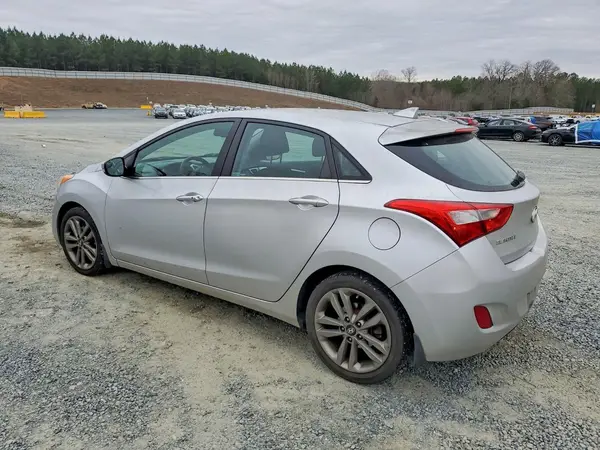 KMHD35LH4GU282763 2016 HYUNDAI ELANTRA - Image 2
