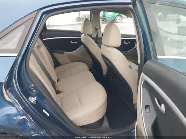 KMHD35LH4GU284545 2016 HYUNDAI ELANTRA - Image 8