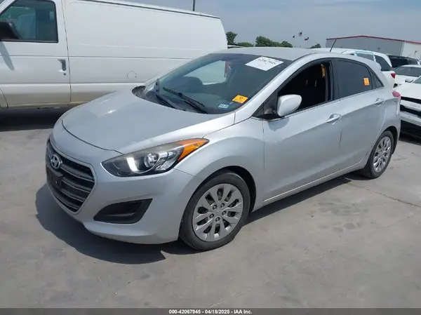 KMHD35LH4GU303630 2016 HYUNDAI ELANTRA - Image 2