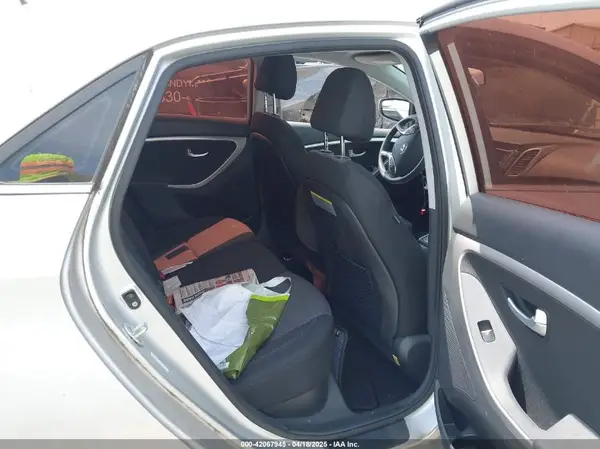 KMHD35LH4GU303630 2016 HYUNDAI ELANTRA - Image 8
