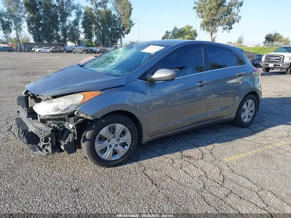 KMHD35LH4GU308374 2016 HYUNDAI ELANTRA - Image 2