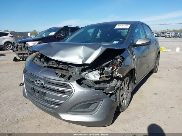 KMHD35LH4GU309069 2016 HYUNDAI ELANTRA - Image 2