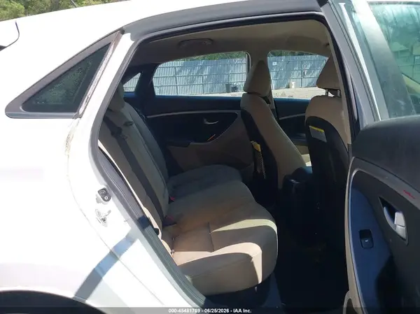 KMHD35LH4GU312828 2016 HYUNDAI ELANTRA - Image 8