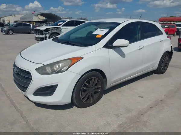 KMHD35LH4GU323621 2016 HYUNDAI ELANTRA - Image 2