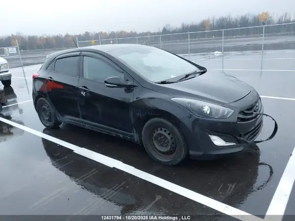 KMHD35LH4GU327569 2016 HYUNDAI ELANTRA - Image 1