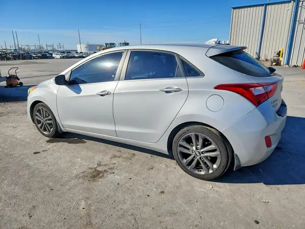 KMHD35LH4GU329662 2016 HYUNDAI ELANTRA - Image 2