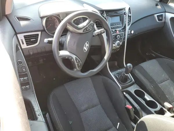KMHD35LH4GU333551 2016 HYUNDAI ELANTRA - Image 8