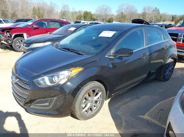 KMHD35LH4HU348021 2017 HYUNDAI ELANTRA - Image 2