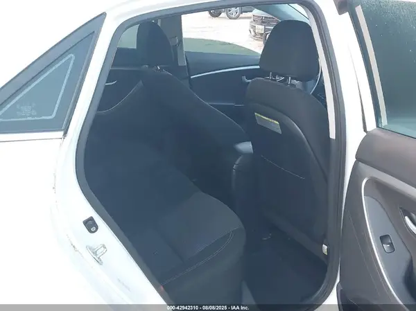 KMHD35LH4HU360914 2017 HYUNDAI ELANTRA - Image 8