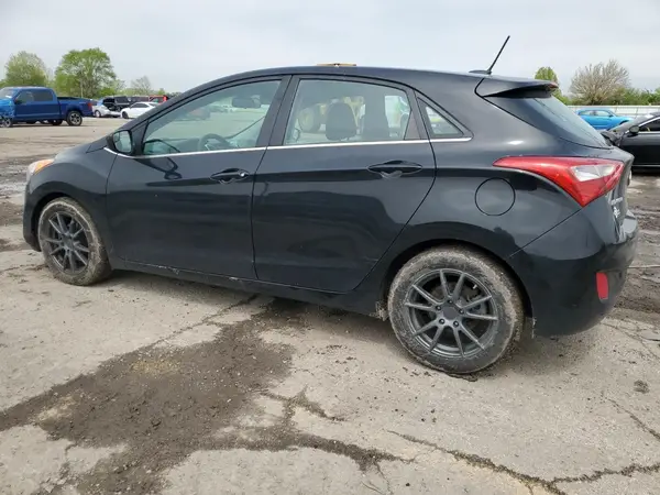 KMHD35LH4HU369807 2017 HYUNDAI ELANTRA - Image 2