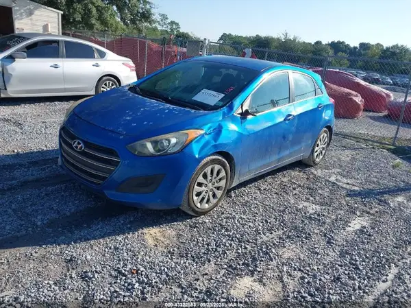 KMHD35LH4HU371928 2017 HYUNDAI ELANTRA - Image 2