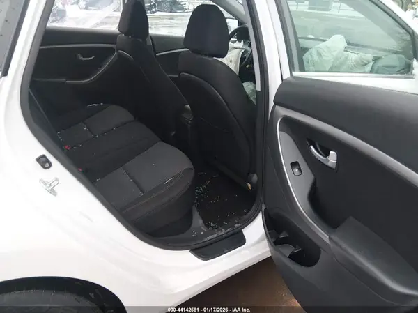KMHD35LH4HU373033 2017 HYUNDAI ELANTRA - Image 8