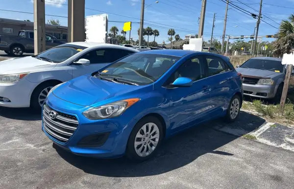 KMHD35LH4HU373582 2017 HYUNDAI ELANTRA - Image 2
