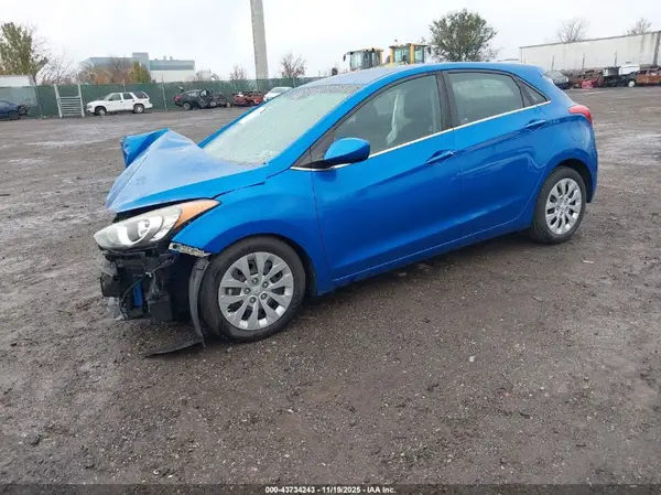 KMHD35LH4HU376515 2017 HYUNDAI ELANTRA - Image 2