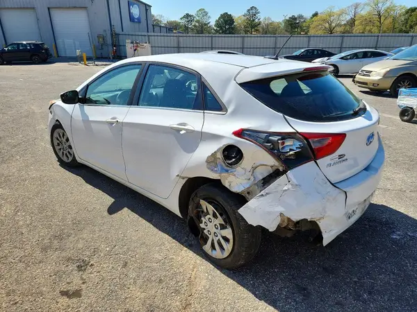 KMHD35LH4HU376739 2017 HYUNDAI ELANTRA - Image 2
