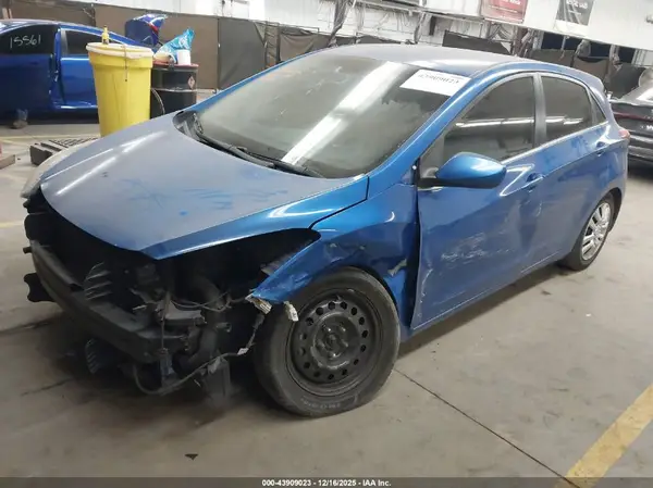 KMHD35LH4HU380676 2017 HYUNDAI ELANTRA - Image 2