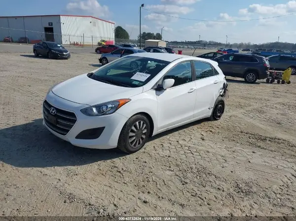 KMHD35LH4HU382024 2017 HYUNDAI ELANTRA - Image 2