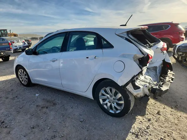 KMHD35LH4HU382198 2017 HYUNDAI ELANTRA - Image 2
