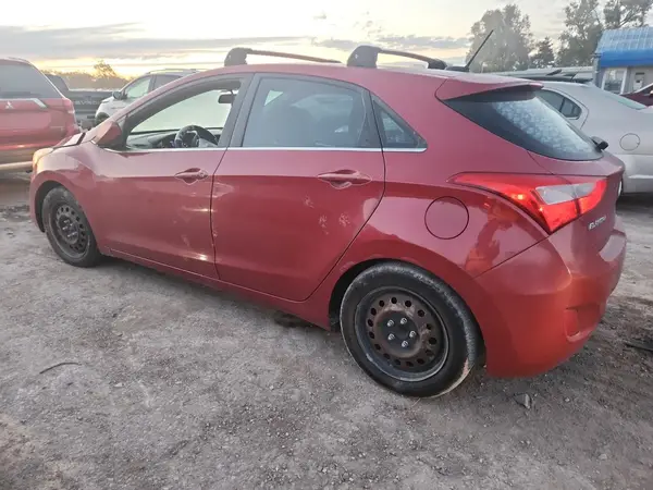 KMHD35LH5GU260416 2016 HYUNDAI ELANTRA - Image 2