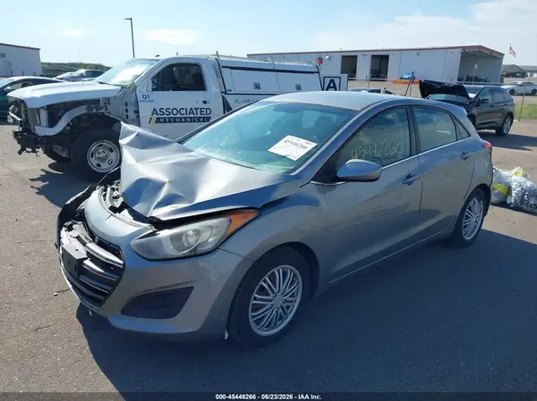 KMHD35LH5GU263509 2016 HYUNDAI ELANTRA - Image 2