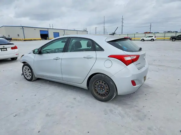KMHD35LH5GU264529 2016 HYUNDAI ELANTRA - Image 2