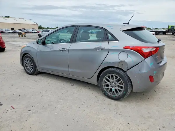 KMHD35LH5GU269942 2016 HYUNDAI ELANTRA - Image 2