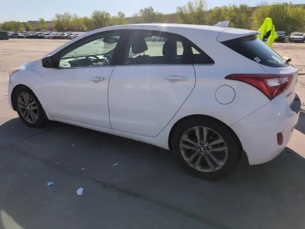 KMHD35LH5GU282318 2016 HYUNDAI ELANTRA - Image 2