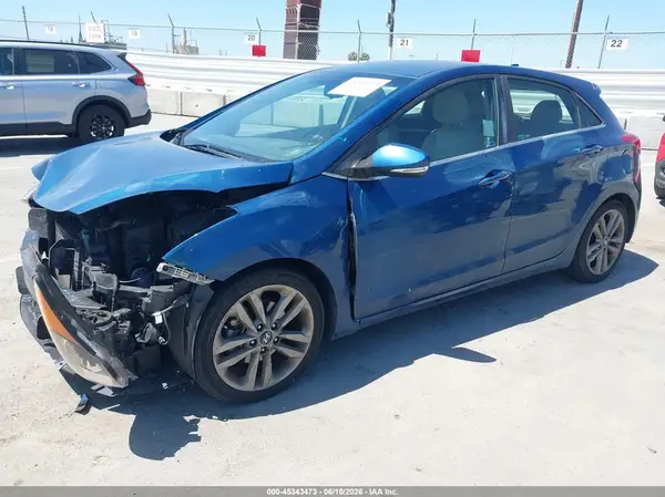 KMHD35LH5GU284540 2016 HYUNDAI ELANTRA - Image 2
