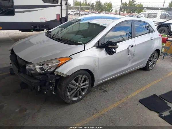 KMHD35LH5GU288149 2016 HYUNDAI ELANTRA - Image 2