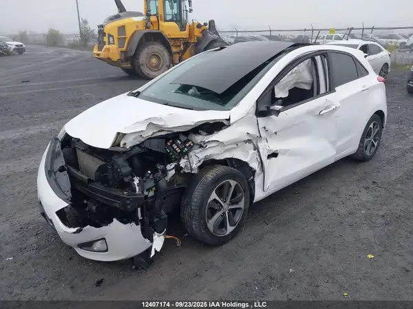 KMHD35LH5GU289219 2016 HYUNDAI ELANTRA - Image 2