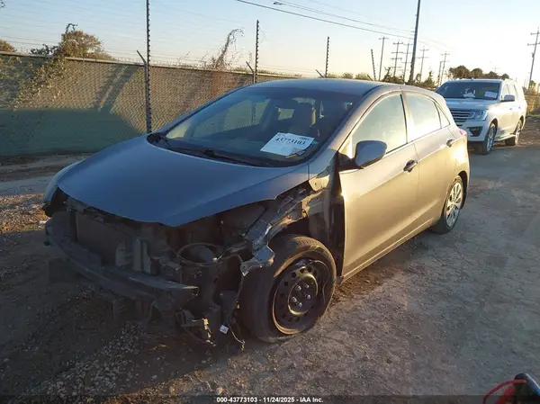 KMHD35LH5GU293089 2016 HYUNDAI ELANTRA - Image 2