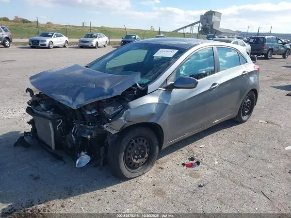 KMHD35LH5GU294209 2016 HYUNDAI ELANTRA - Image 2
