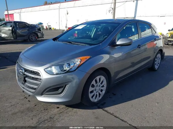 KMHD35LH5GU299023 2016 HYUNDAI ELANTRA - Image 2