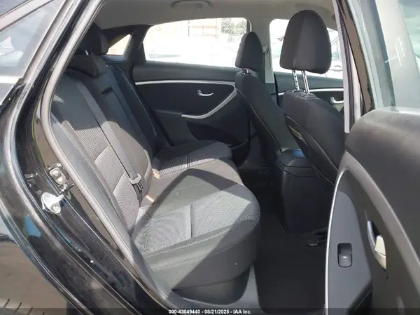 KMHD35LH5GU300283 2016 HYUNDAI ELANTRA - Image 8
