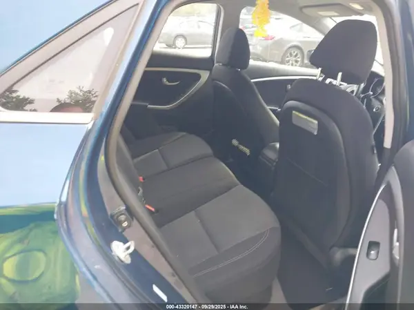 KMHD35LH5GU300428 2016 HYUNDAI ELANTRA - Image 8