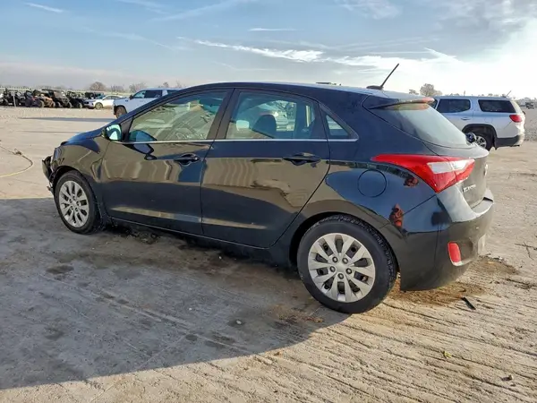 KMHD35LH5GU300932 2016 HYUNDAI ELANTRA - Image 2