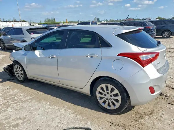 KMHD35LH5GU303801 2016 HYUNDAI ELANTRA - Image 2