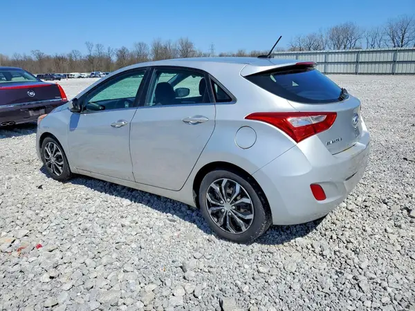 KMHD35LH5GU304608 2016 HYUNDAI ELANTRA - Image 2