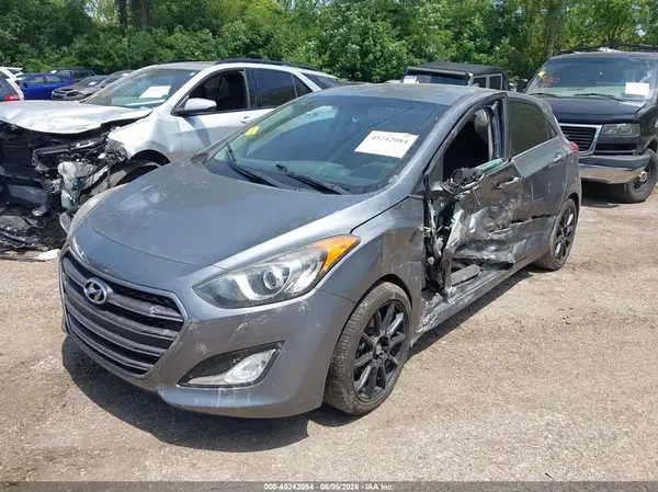 KMHD35LH5GU305273 2016 HYUNDAI ELANTRA - Image 2