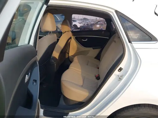 KMHD35LH5GU316998 2016 HYUNDAI ELANTRA - Image 8