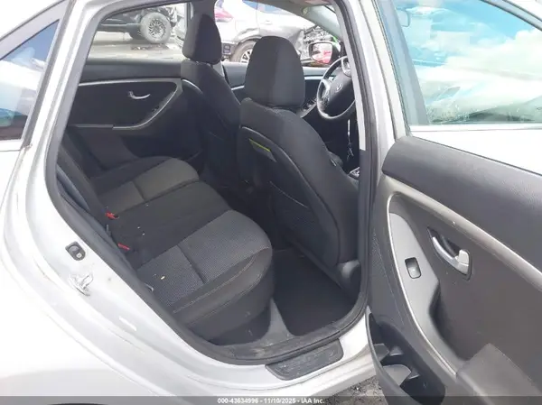 KMHD35LH5GU321067 2016 HYUNDAI ELANTRA - Image 8