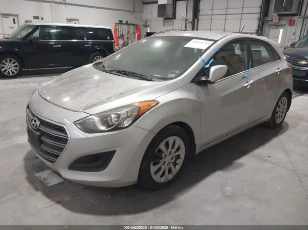 KMHD35LH5GU326138 2016 HYUNDAI ELANTRA - Image 2