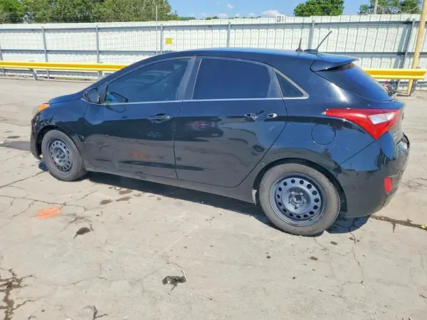 KMHD35LH5HU349632 2017 HYUNDAI ELANTRA - Image 2