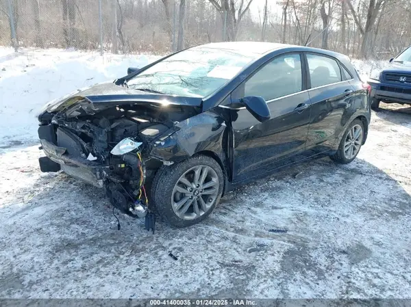 KMHD35LH5HU354040 2017 HYUNDAI ELANTRA - Image 2
