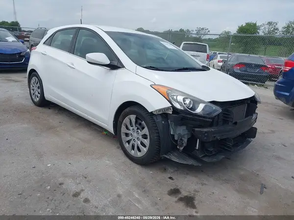 KMHD35LH5HU355060 2017 HYUNDAI ELANTRA - Image 1