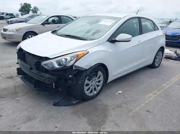 KMHD35LH5HU355060 2017 HYUNDAI ELANTRA - Image 2