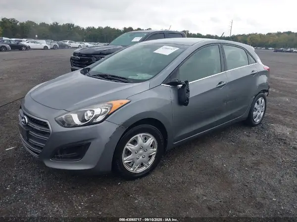 KMHD35LH5HU357293 2017 HYUNDAI ELANTRA - Image 2